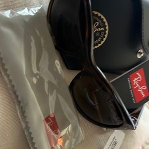 Ray-ban sun glasses, authentic made in Italy, polarized